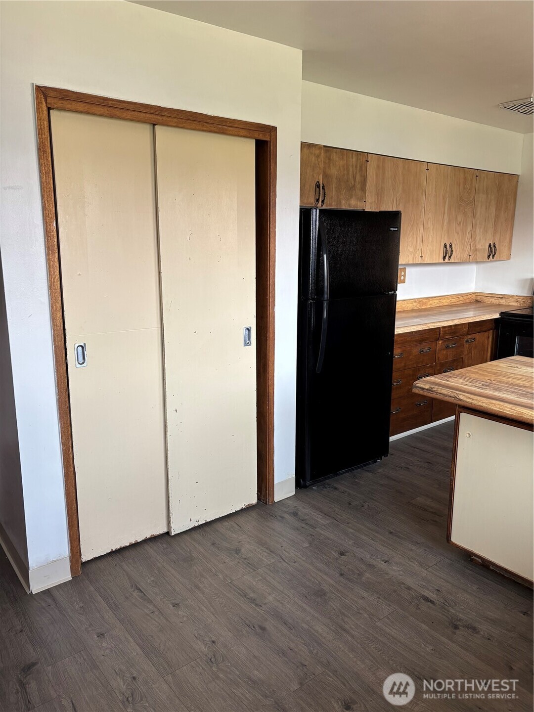 9008 Bong Loop B Property Photo 6