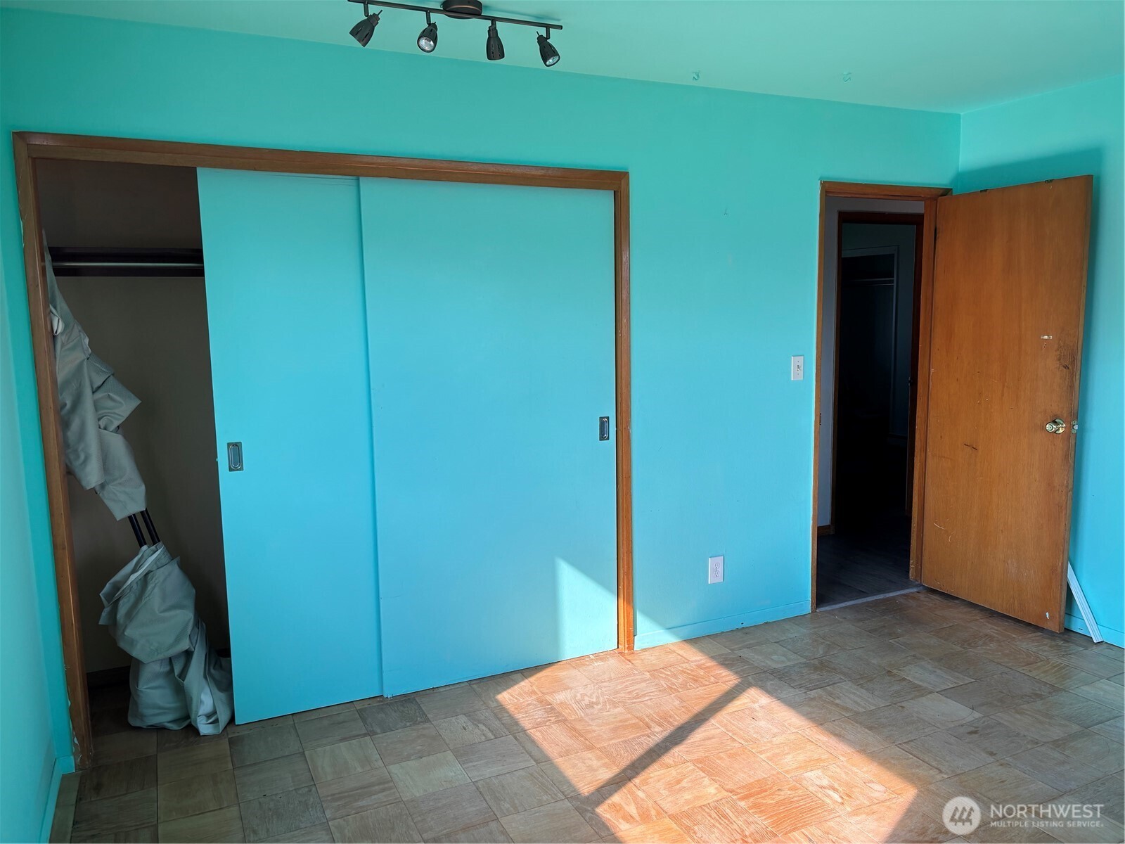 9008 Bong Loop B Property Photo 9