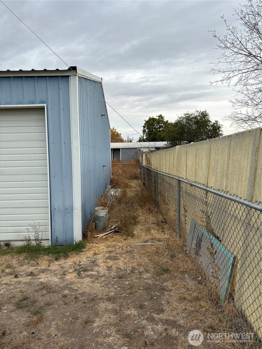 9008 Bong Loop B Property Photo 25