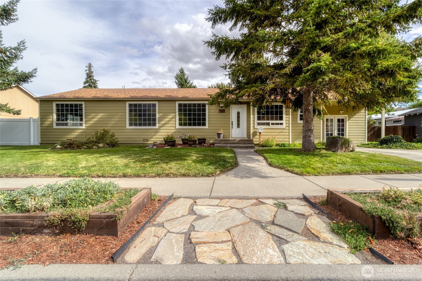 1021 S 3rd Street Property Photo 1