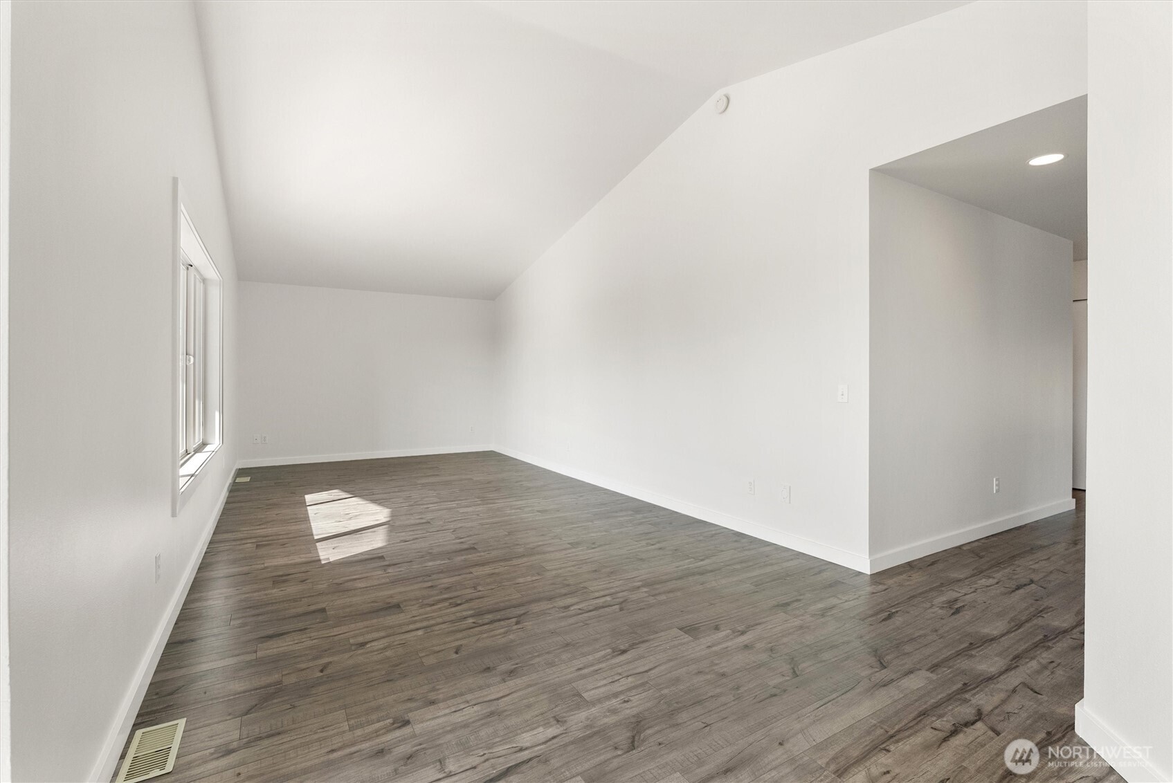 17721 Upland Drive Property Photo 15