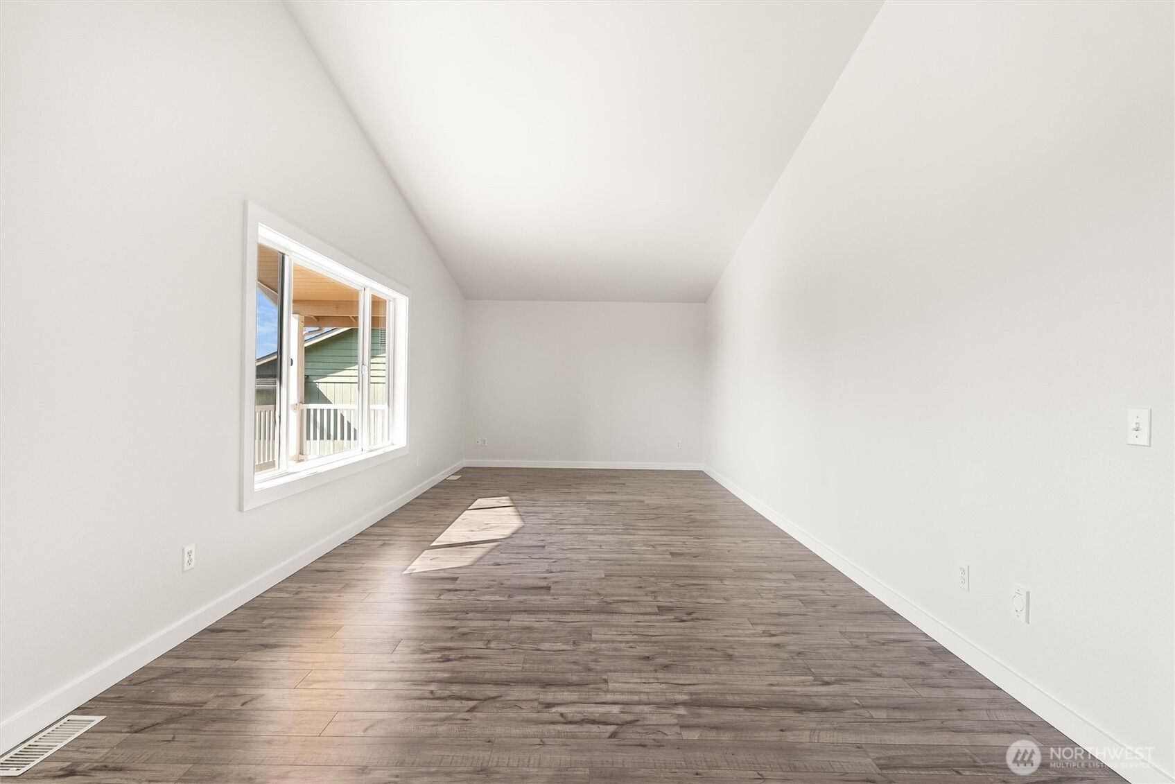 17721 Upland Drive Property Photo 16