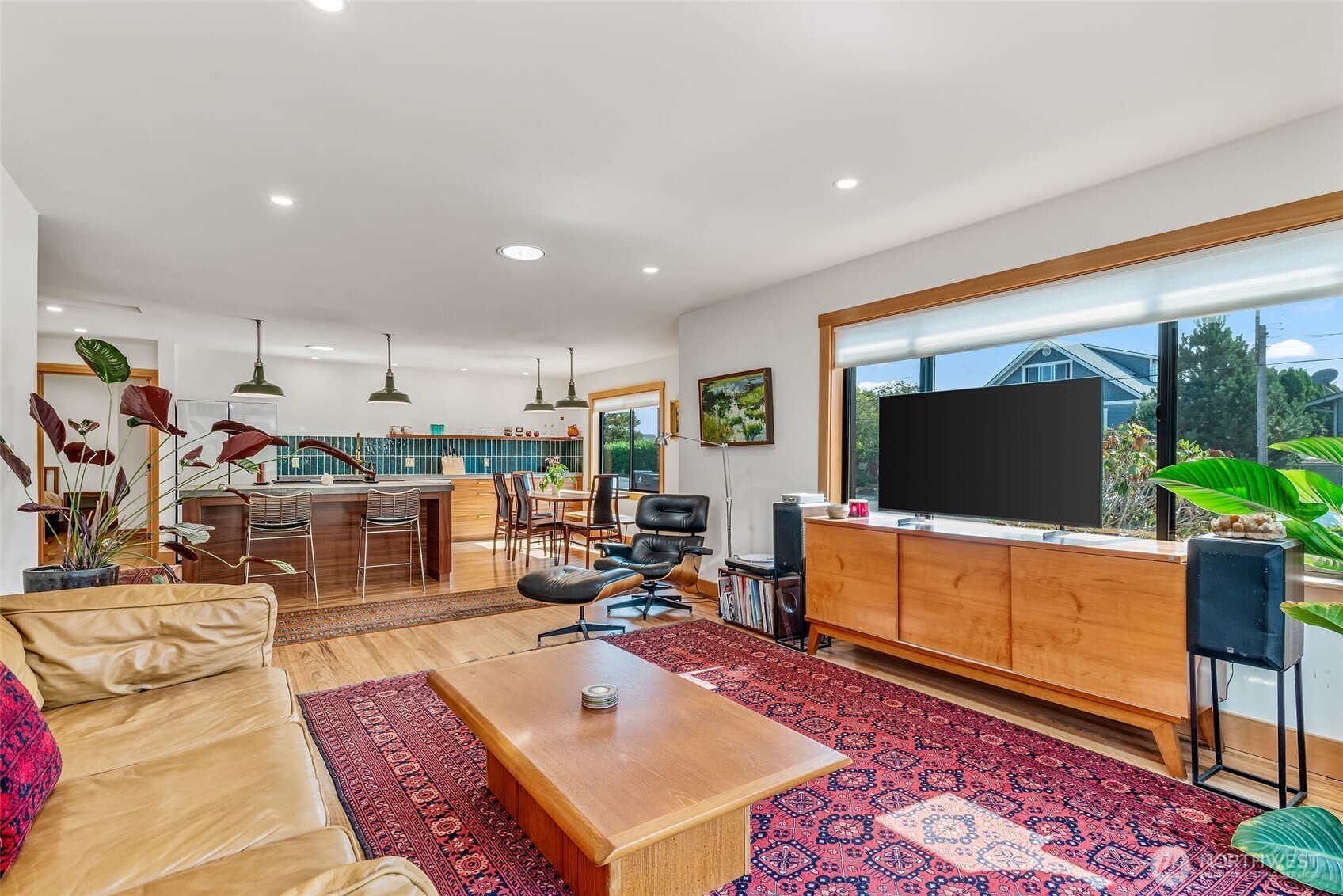 1738 Washington Street Property Photo 3