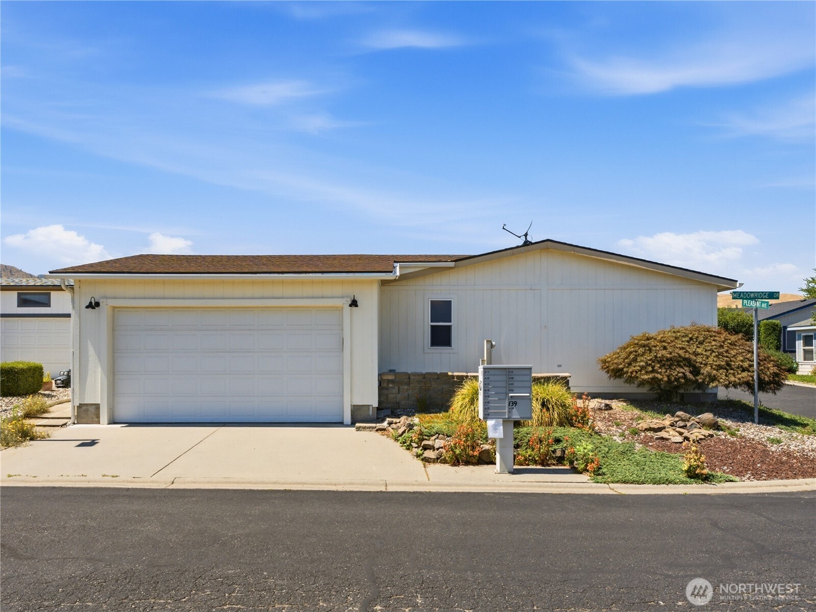 1625 Pleasant Avenue 38 Property Photo 2