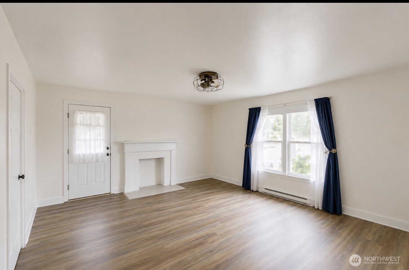26309 Vernon Avenue Property Photo 4