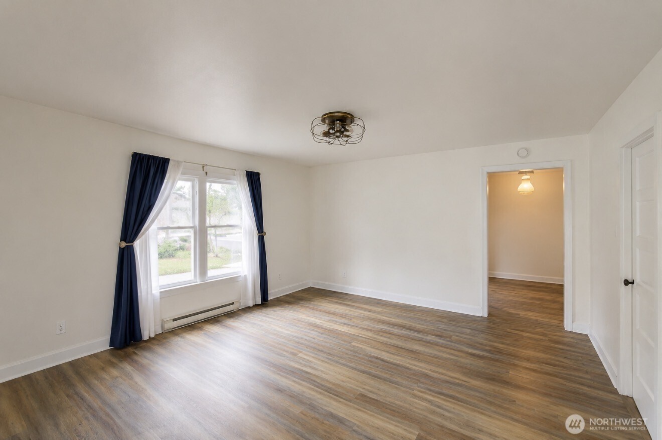 26309 Vernon Avenue Property Photo 7