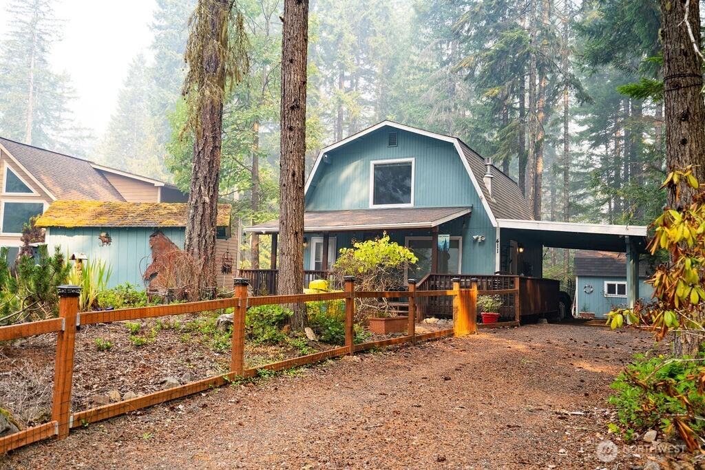 411 N Mt Seattle Way Property Photo 1
