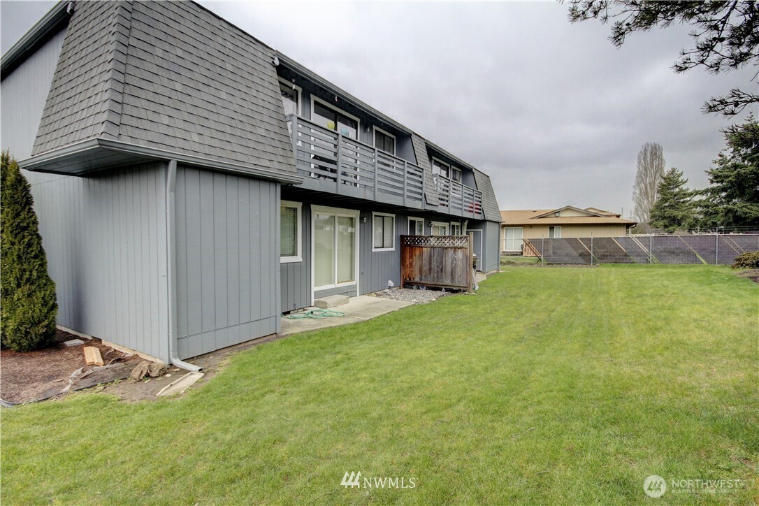 130 Stanford Drive Property Photo 2