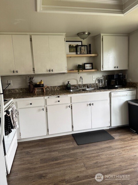 130 Stanford Drive Property Photo 3
