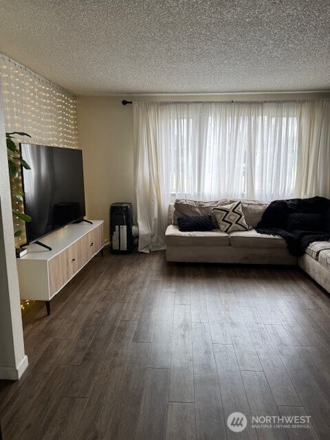 130 Stanford Drive Property Photo 4