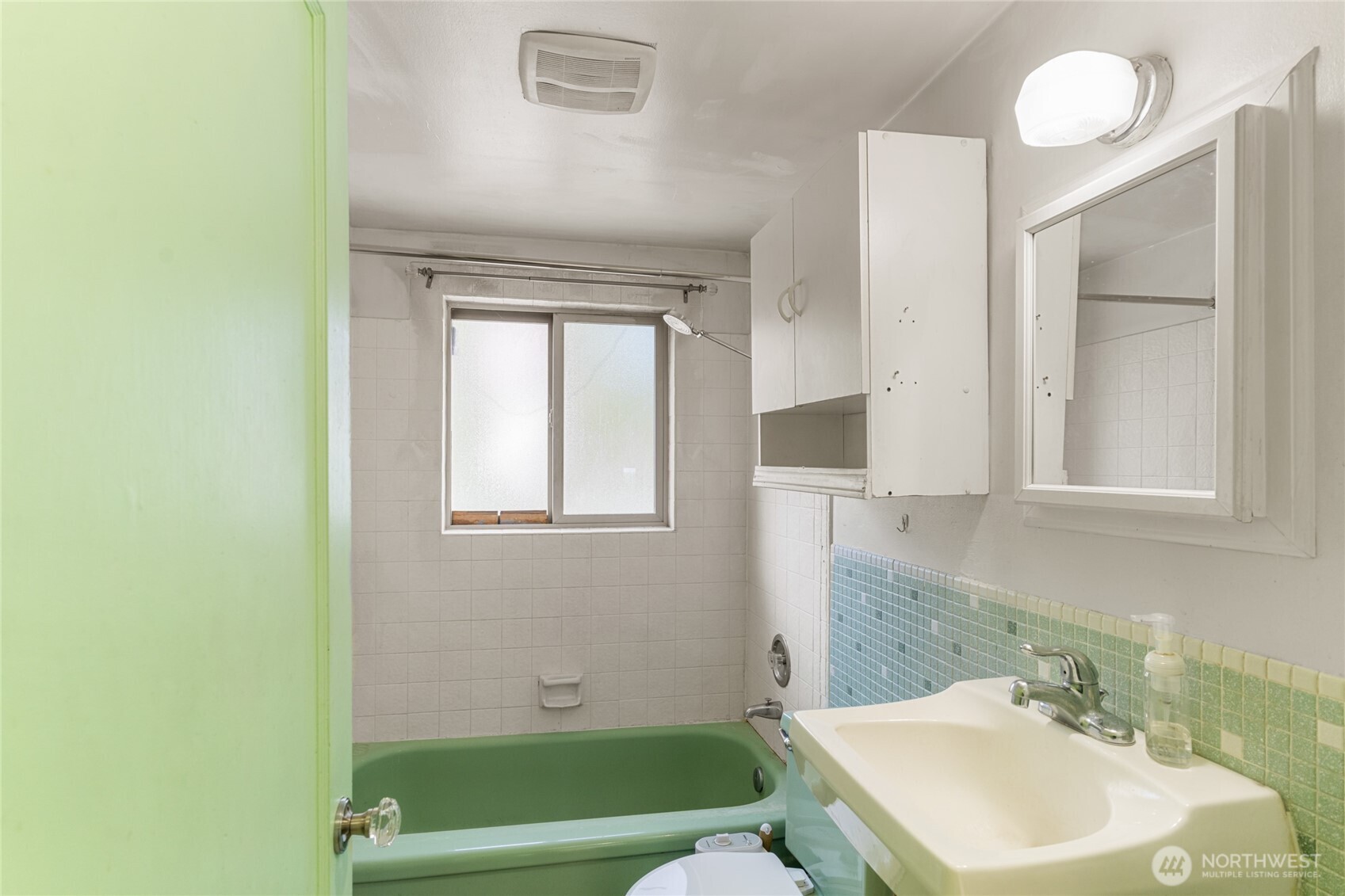 936 Vassar Avenue Property Photo 8