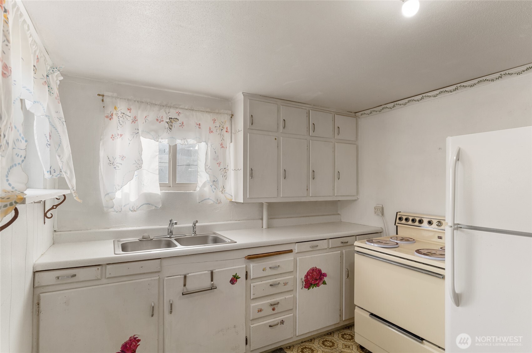 936 Vassar Avenue Property Photo 20
