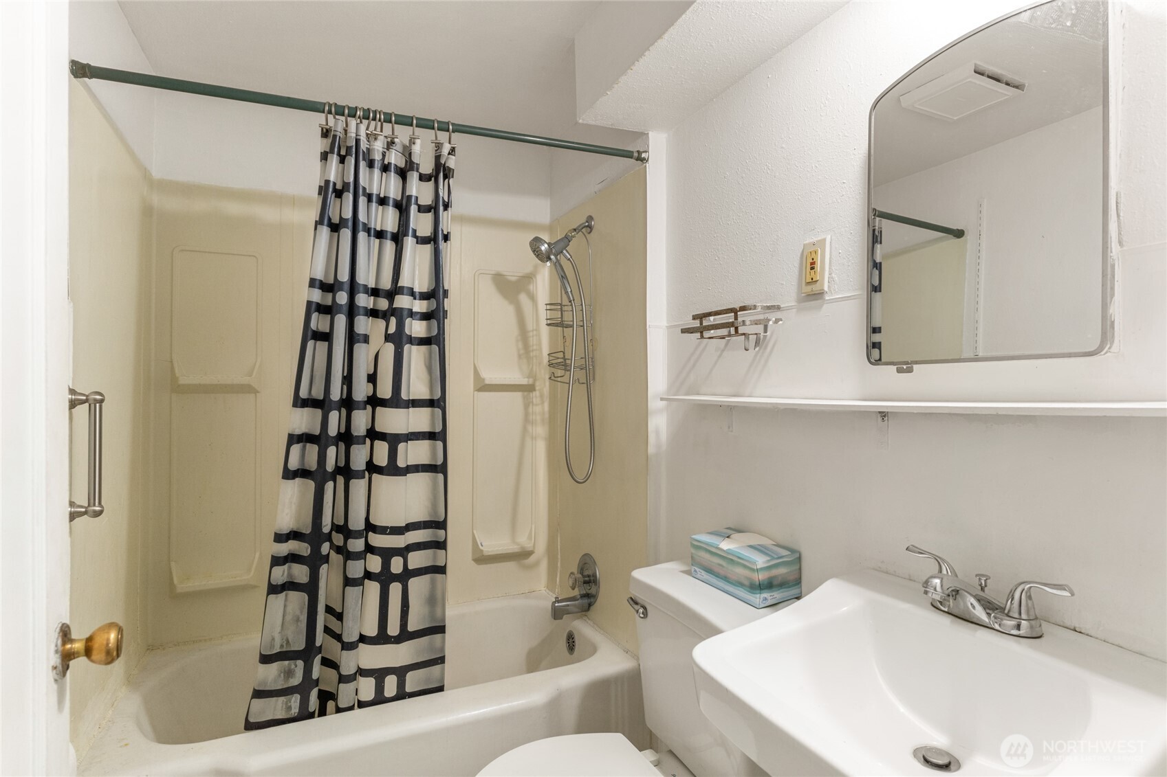 936 Vassar Avenue Property Photo 22