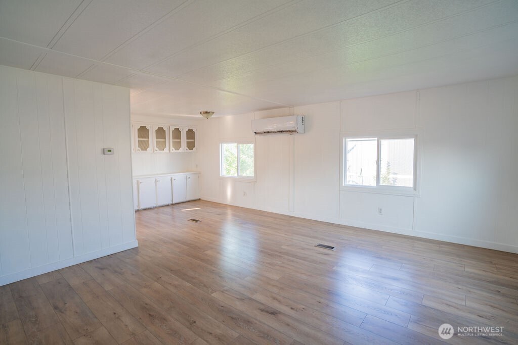 900 N Grape 22 Property Photo 7