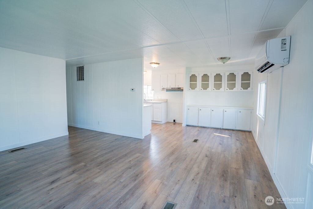 900 N Grape 22 Property Photo 8