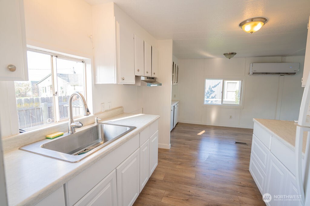 900 N Grape 22 Property Photo 12