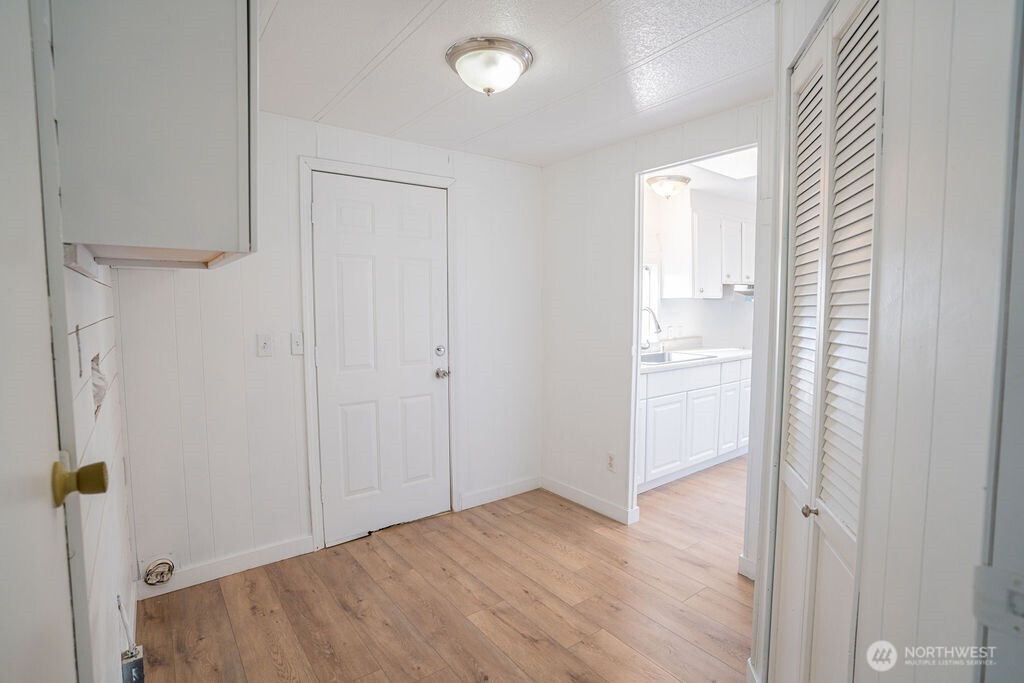 900 N Grape 22 Property Photo 14