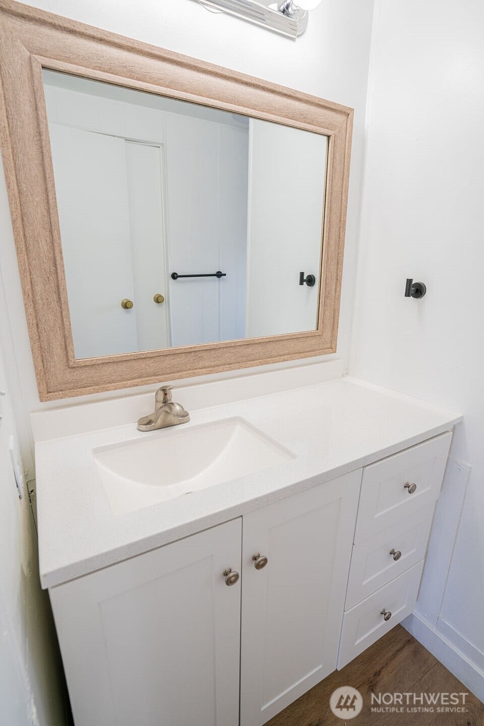 900 N Grape 22 Property Photo 16