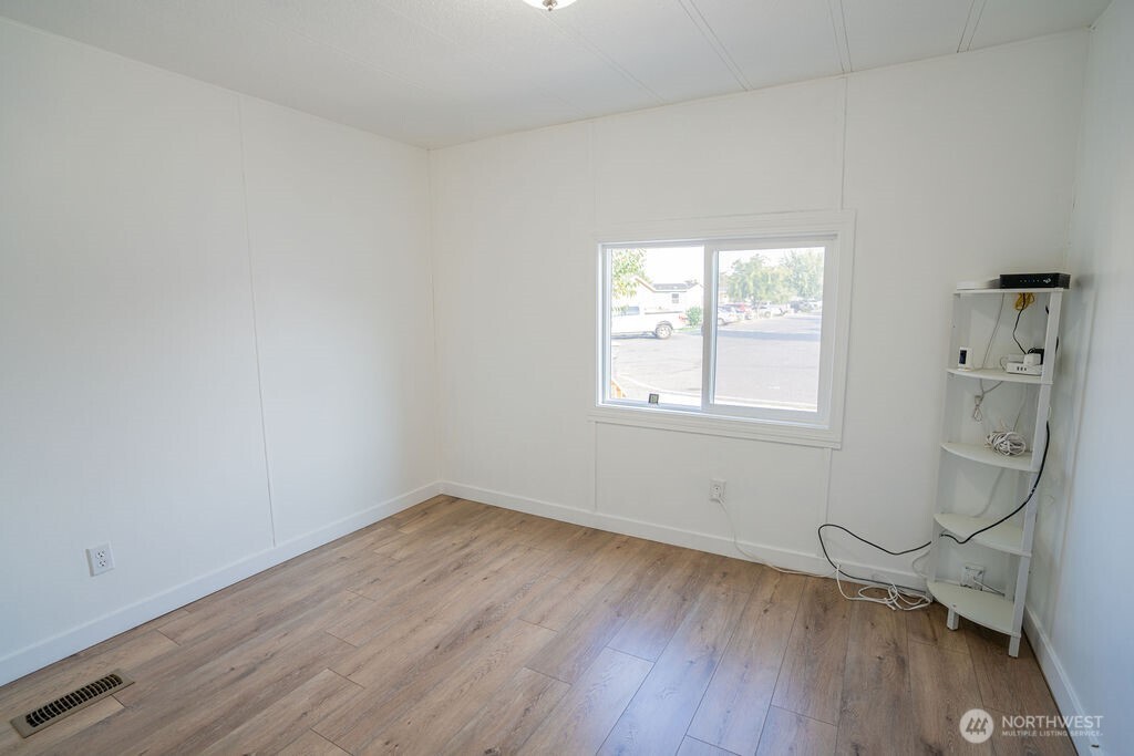 900 N Grape 22 Property Photo 17