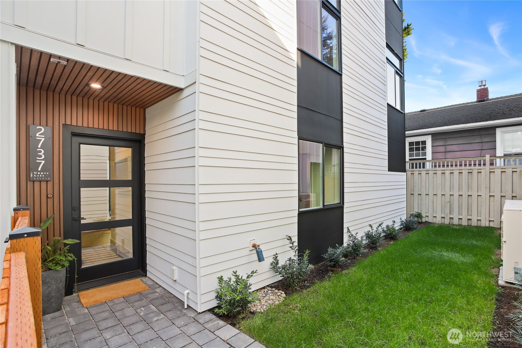 2737 59th Avenue Property Photo 1