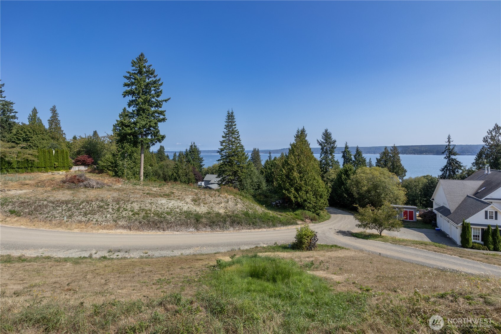 999 Maxview Drive Property Photo 17