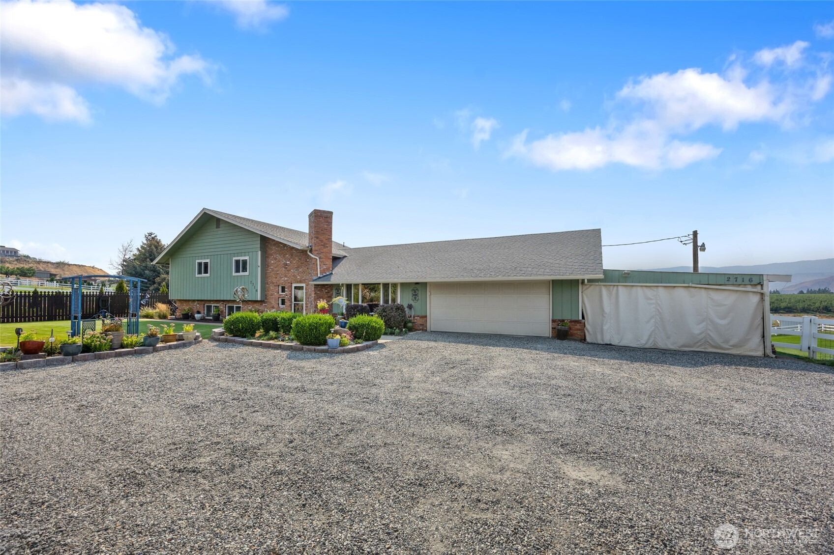 2716 8th Street Property Photo 2