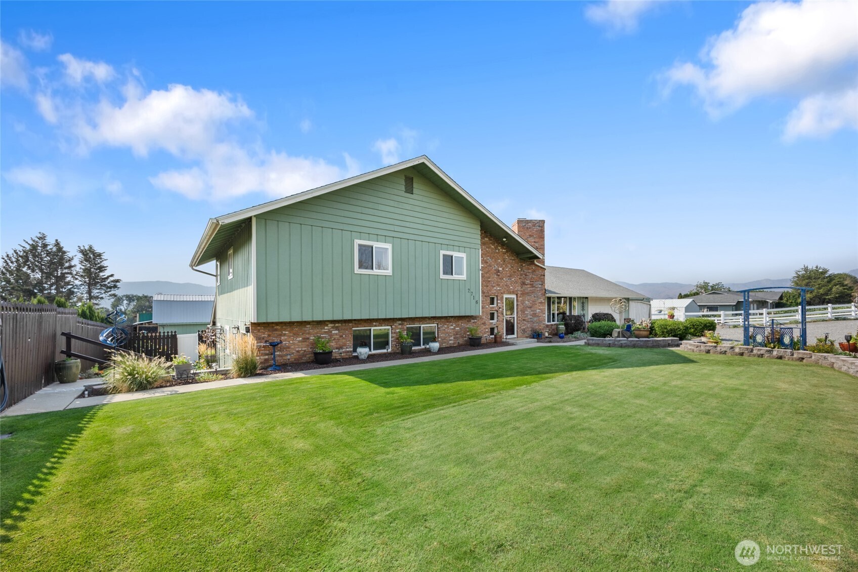 2716 8th Street Property Photo 4