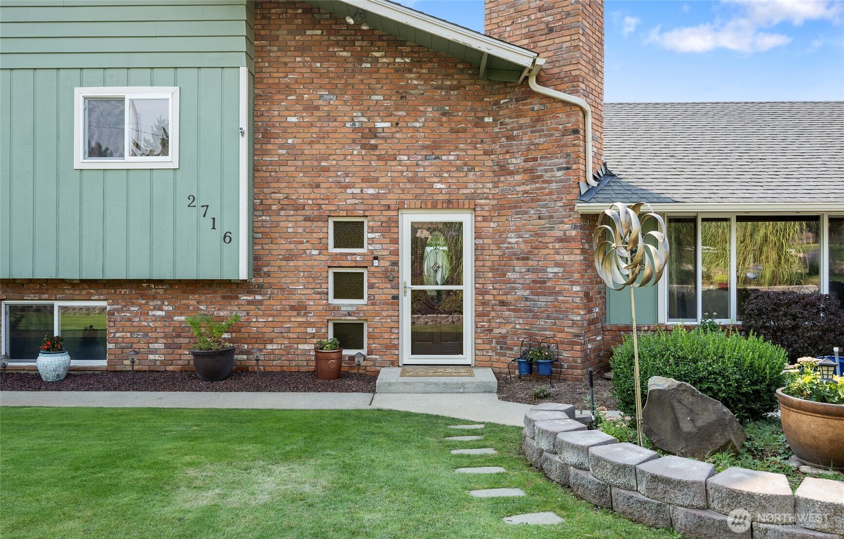 2716 8th Street Property Photo 5
