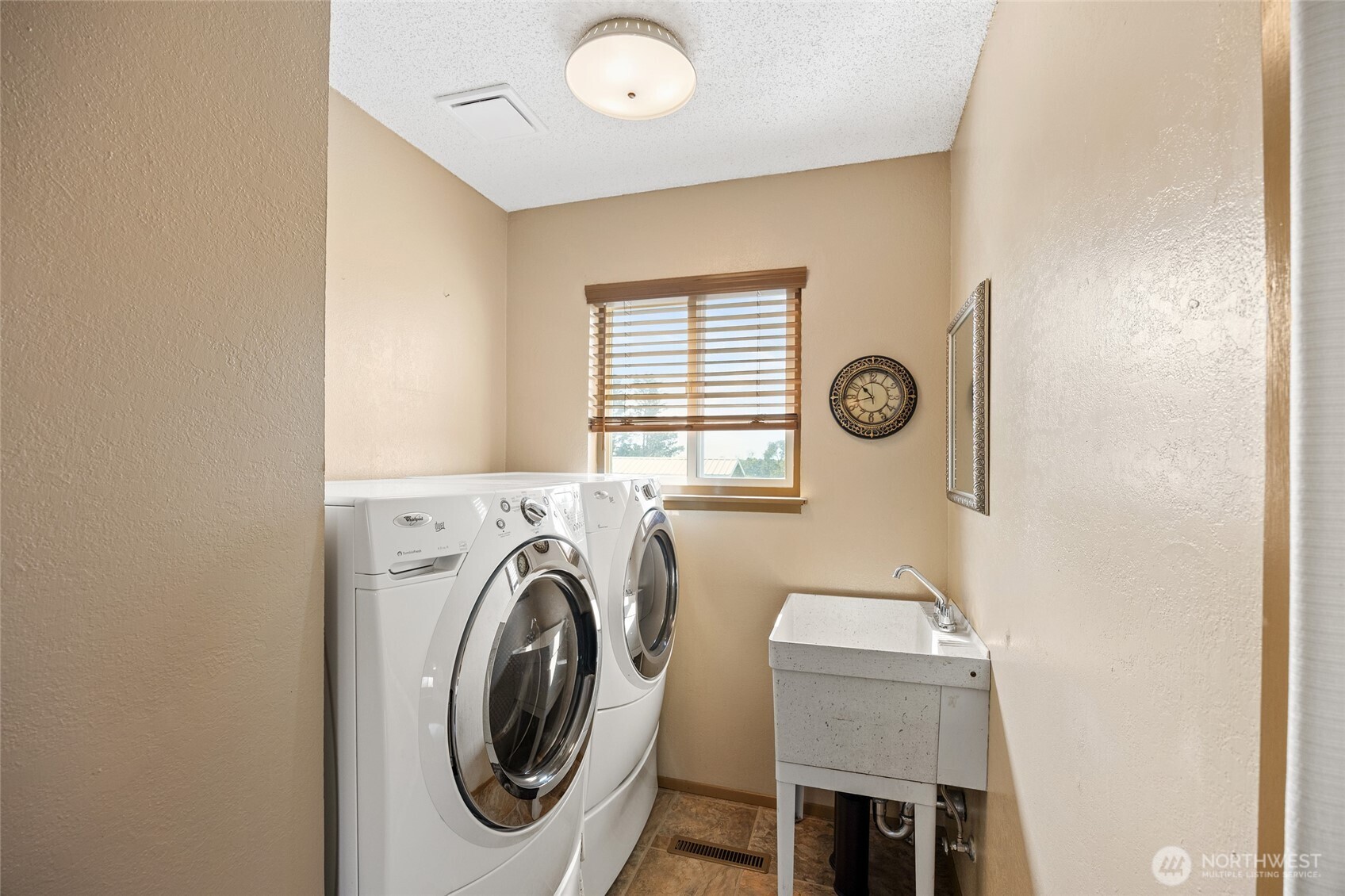 2716 8th Street Property Photo 22