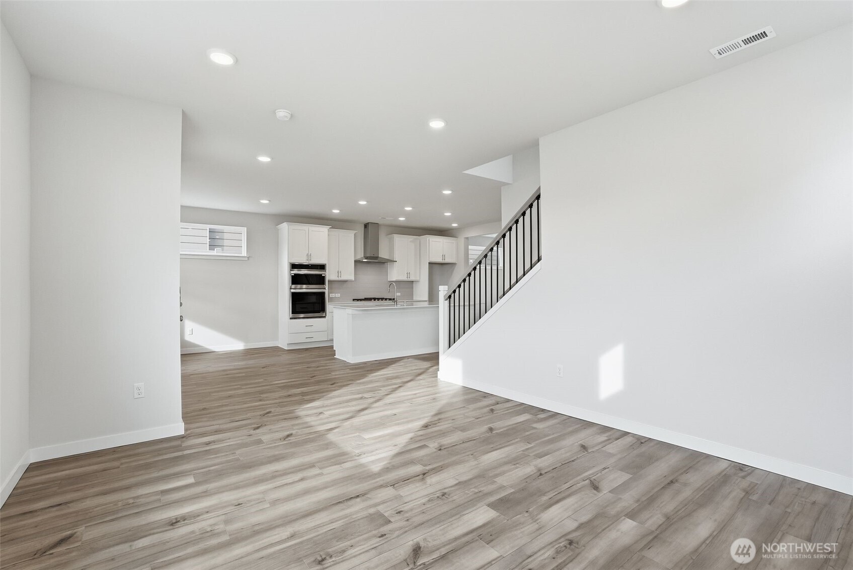 2132 Plumridge Court Property Photo 6