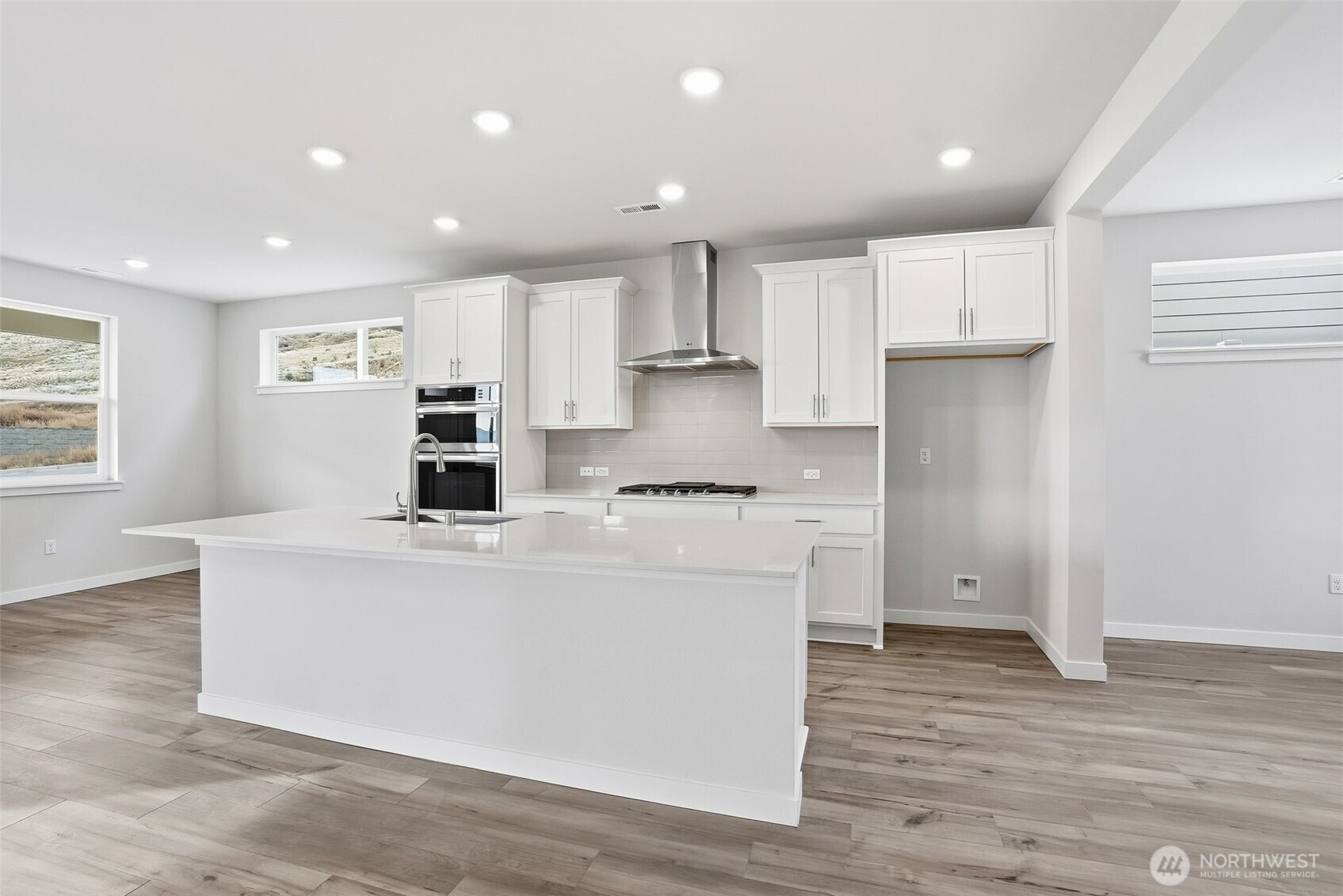 2132 Plumridge Court Property Photo 12