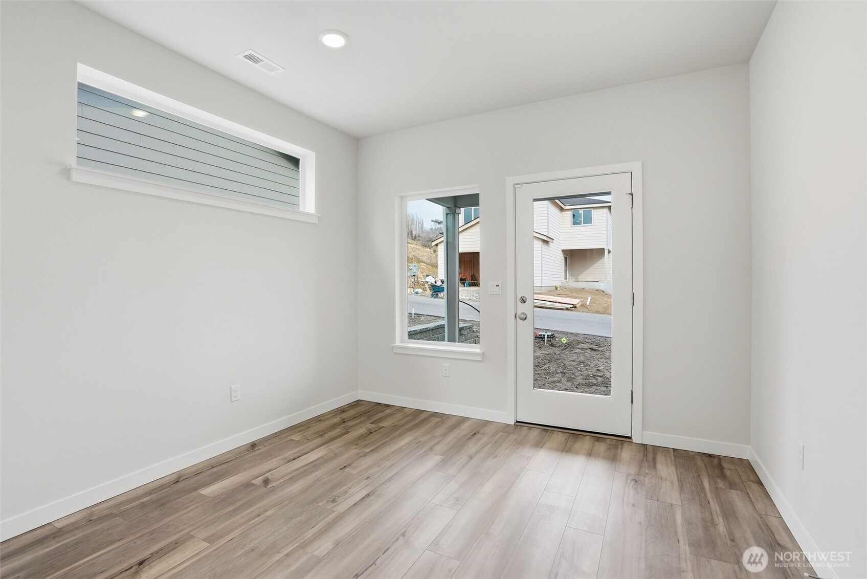 2132 Plumridge Court Property Photo 14