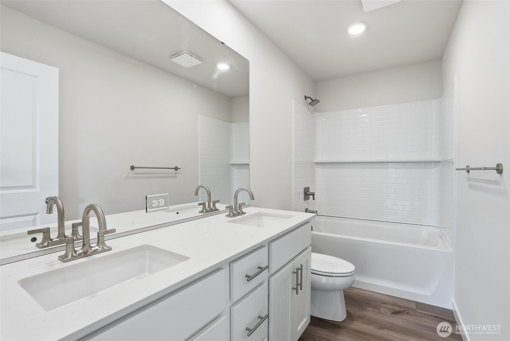 2132 Plumridge Court Property Photo 27