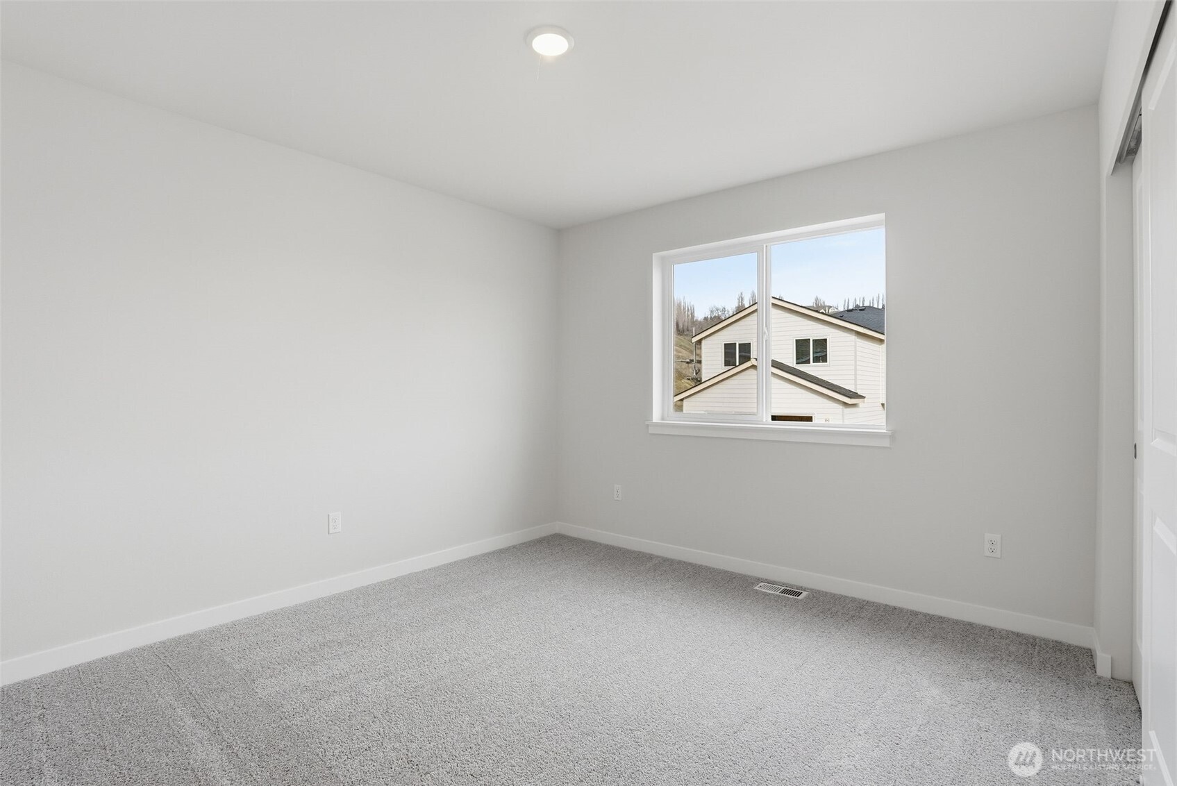 2132 Plumridge Court Property Photo 29