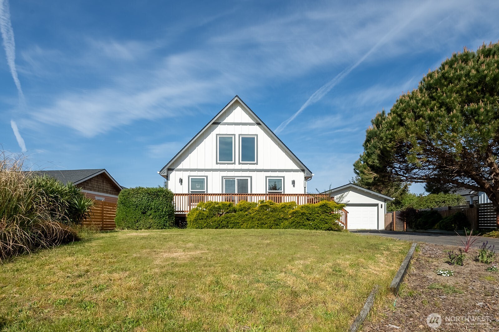 585 Ocean Shores Boulevard Property Photo 1