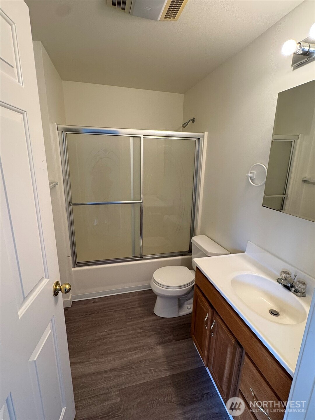 705 Emens Street Property Photo 20