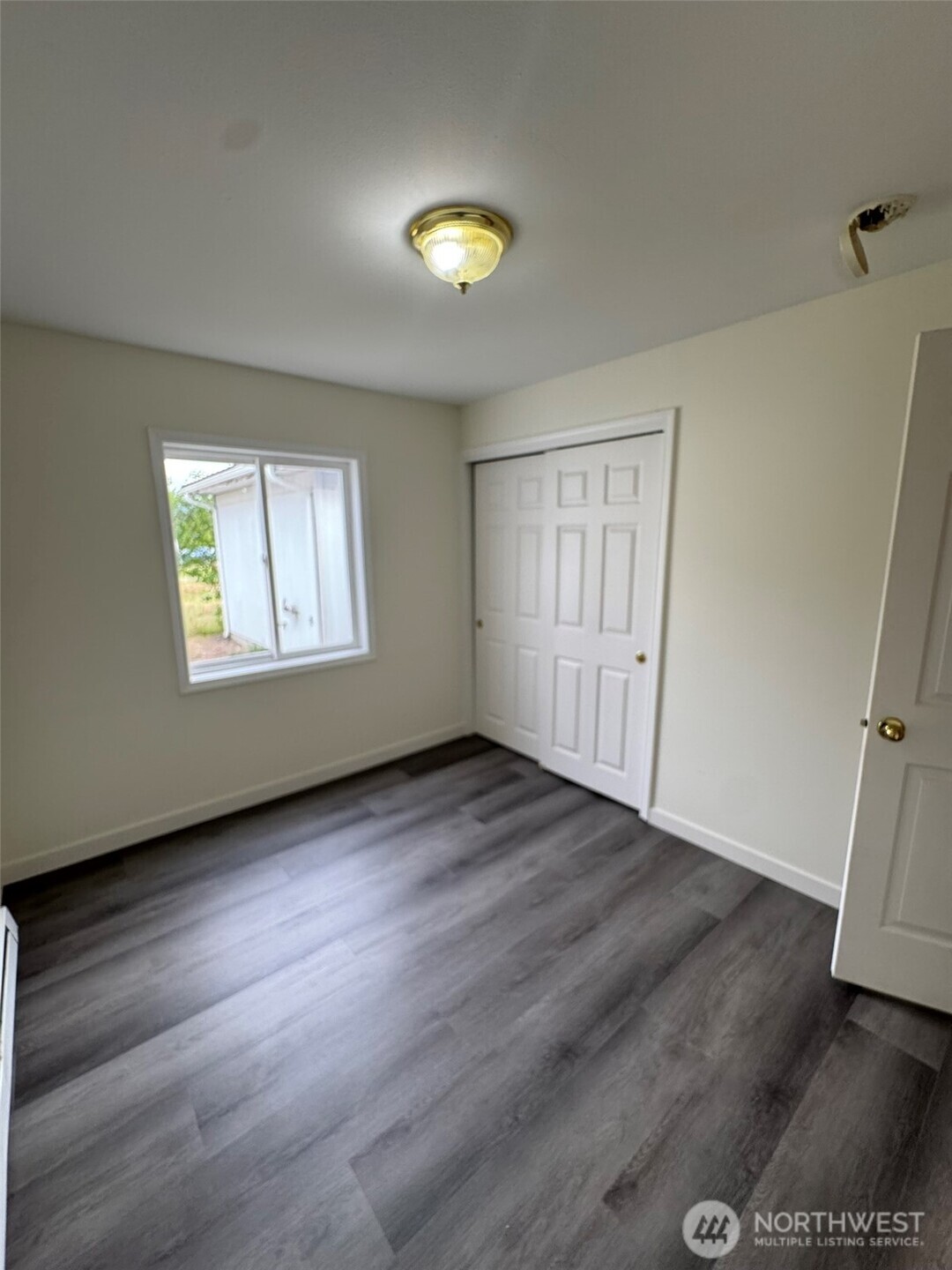 705 Emens Street Property Photo 33