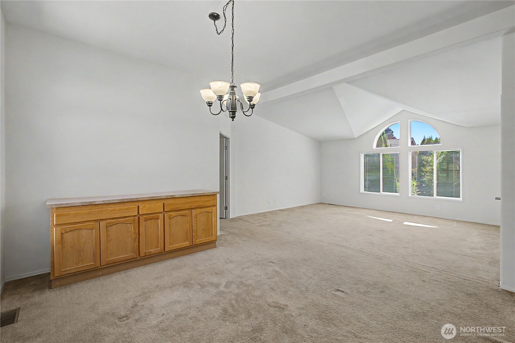 3504 Meadowbrook Lane Property Photo 6