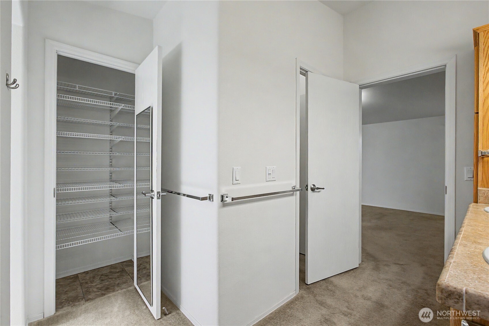 3504 Meadowbrook Lane Property Photo 14