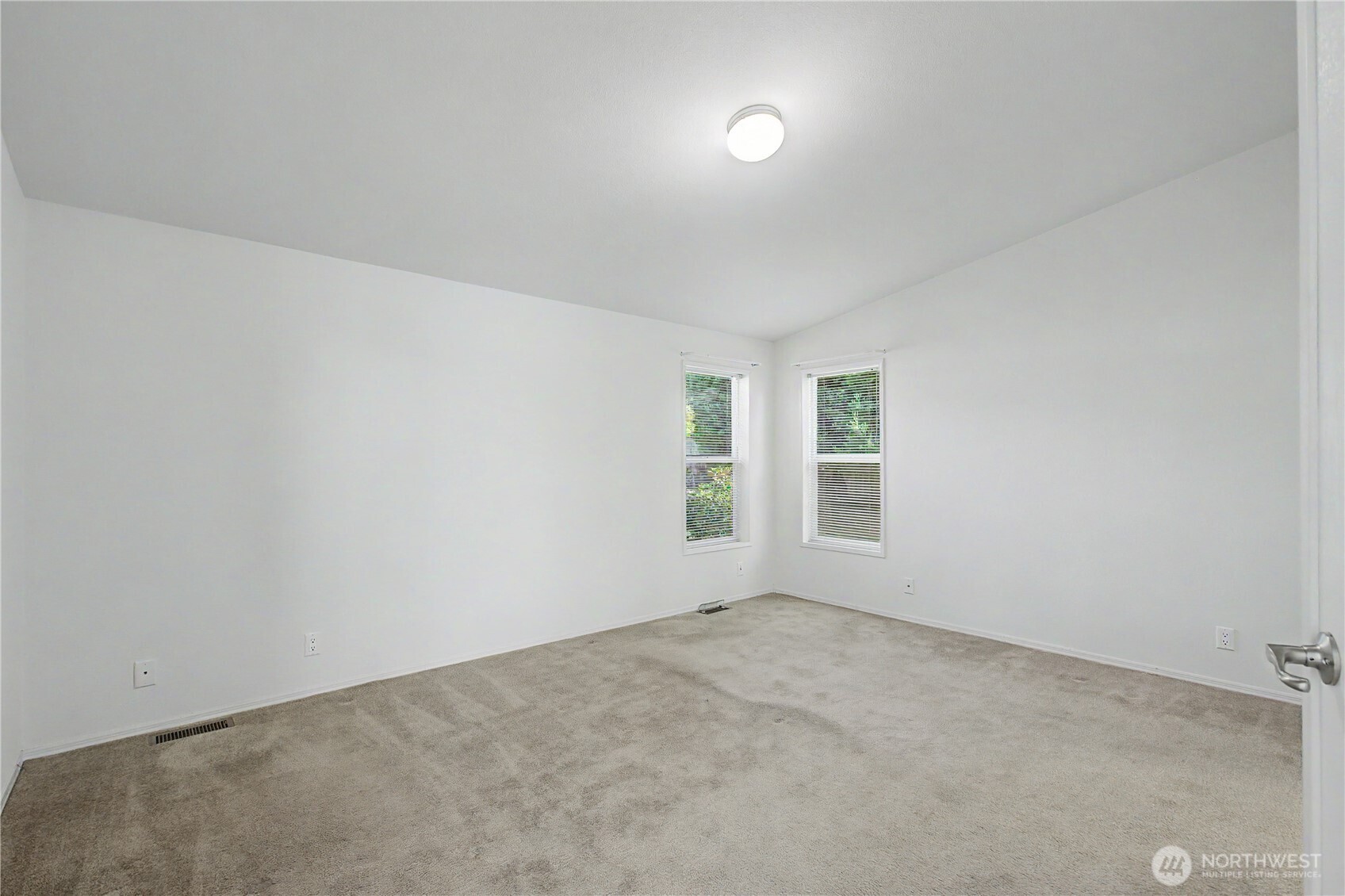 3504 Meadowbrook Lane Property Photo 16