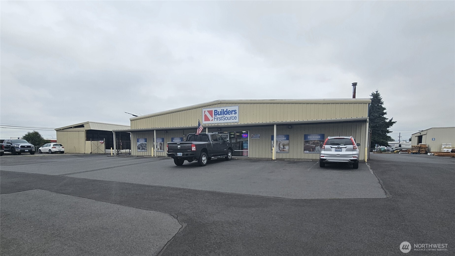 642 Commerce Avenue Property Photo 1