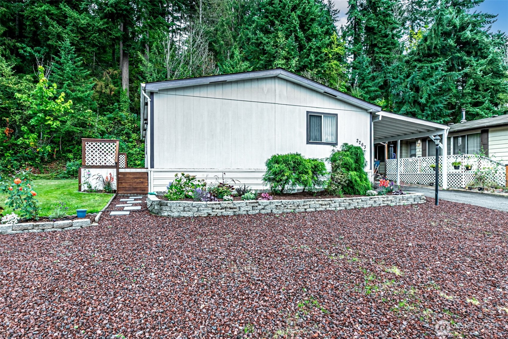 2263 Anadoll Avenue Property Photo 2