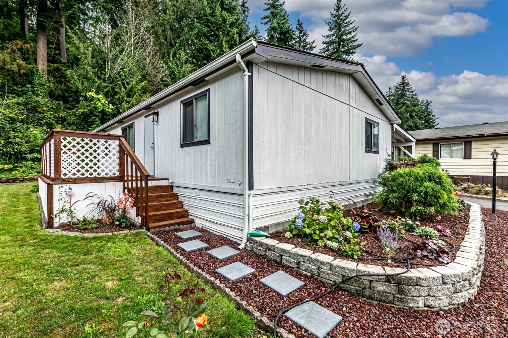 2263 Anadoll Avenue Property Photo 4