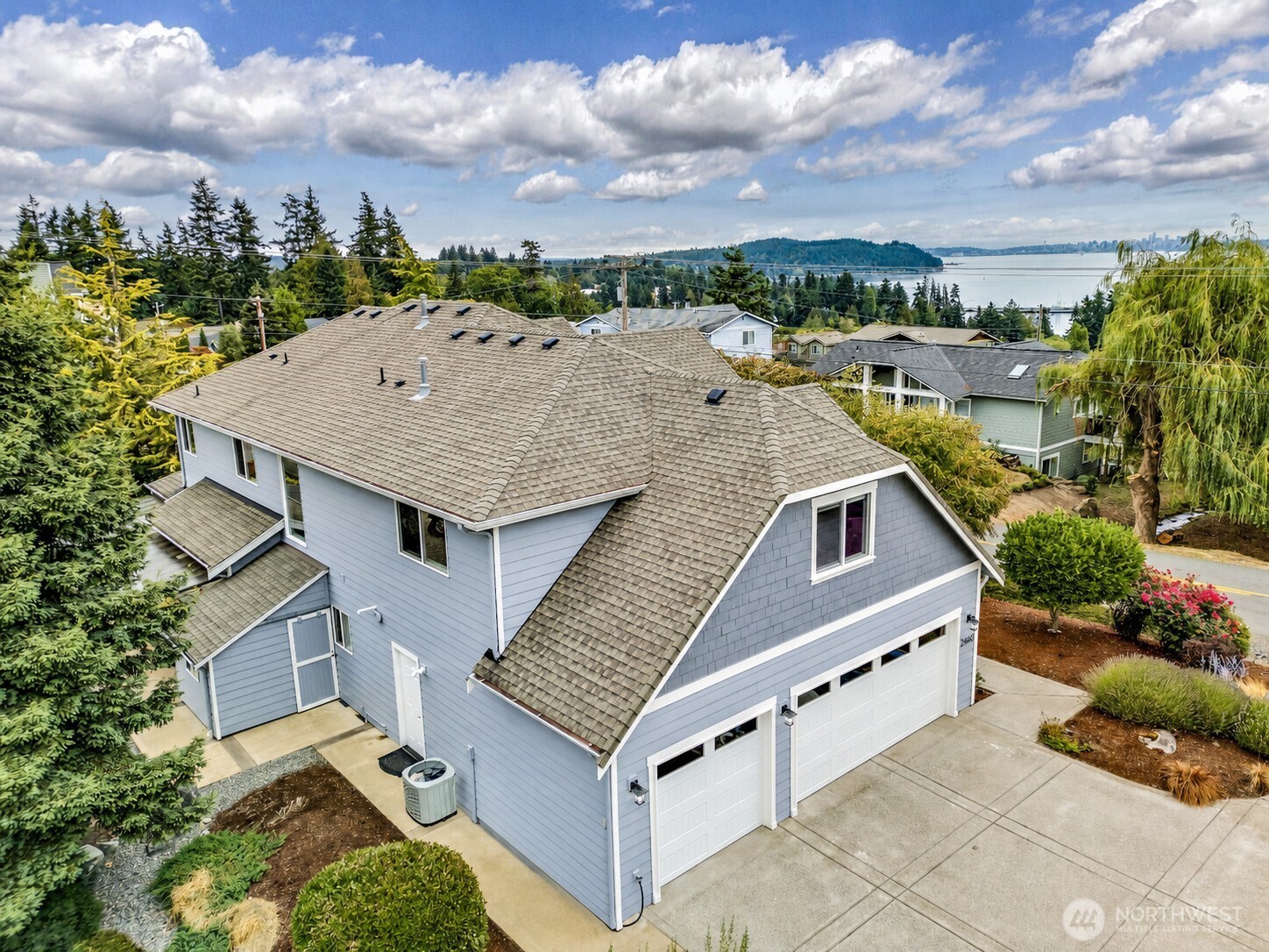 2440 Alaska Avenue Property Photo 1