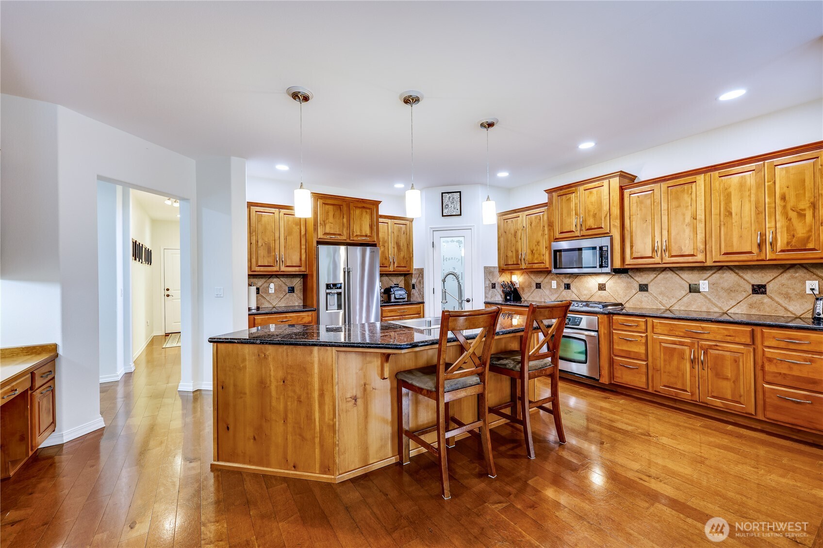 2440 Alaska Avenue Property Photo 4
