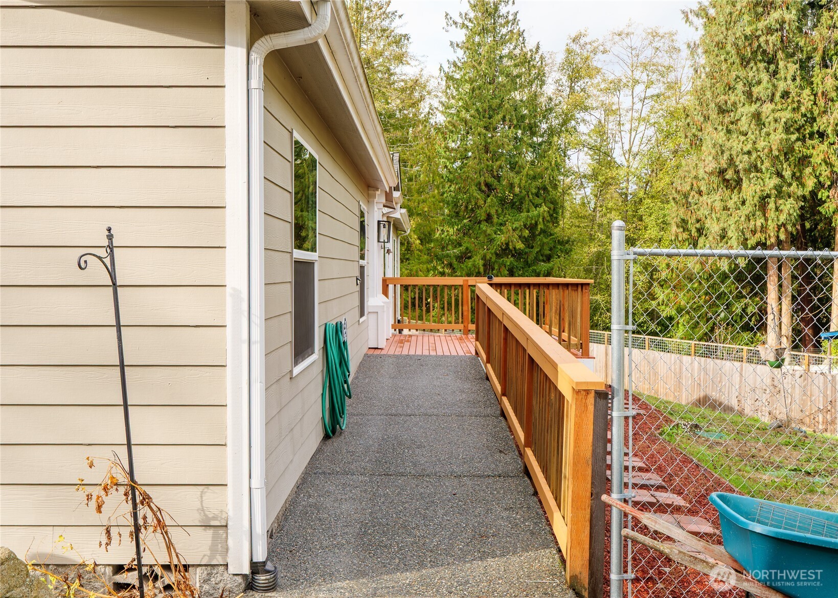 553 Dryke Road Property Photo 5