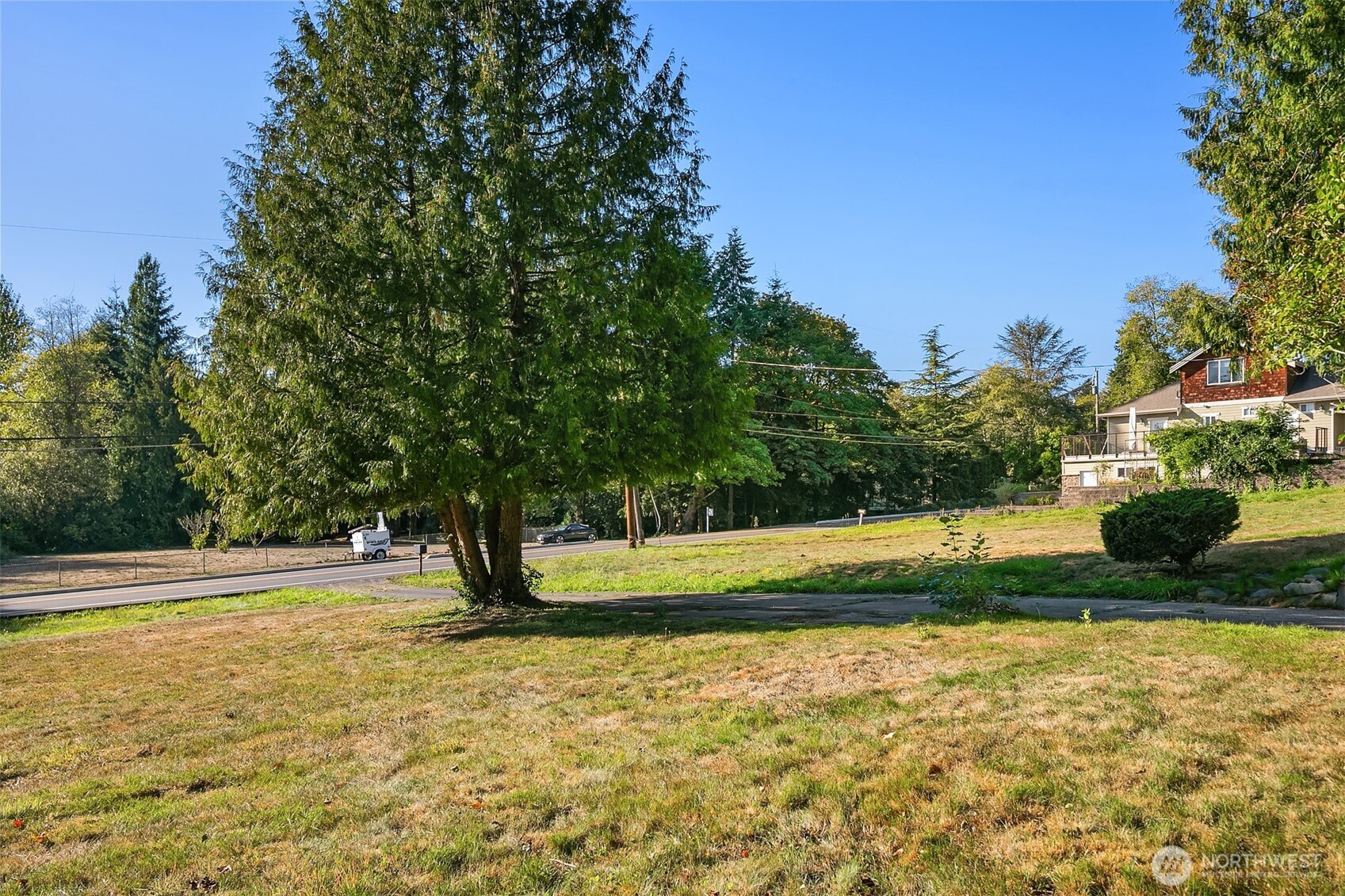 19044 35th Avenue Property Photo 4
