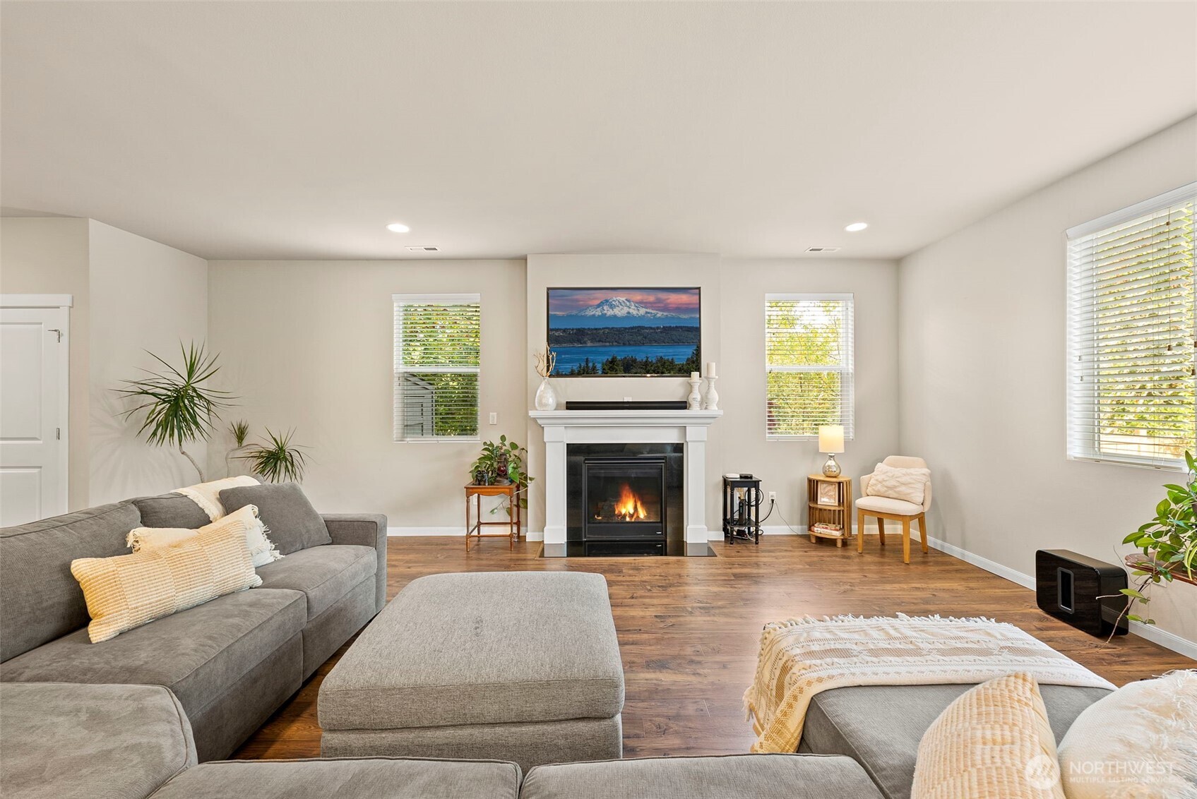 4178 Novak Drive Property Photo 5