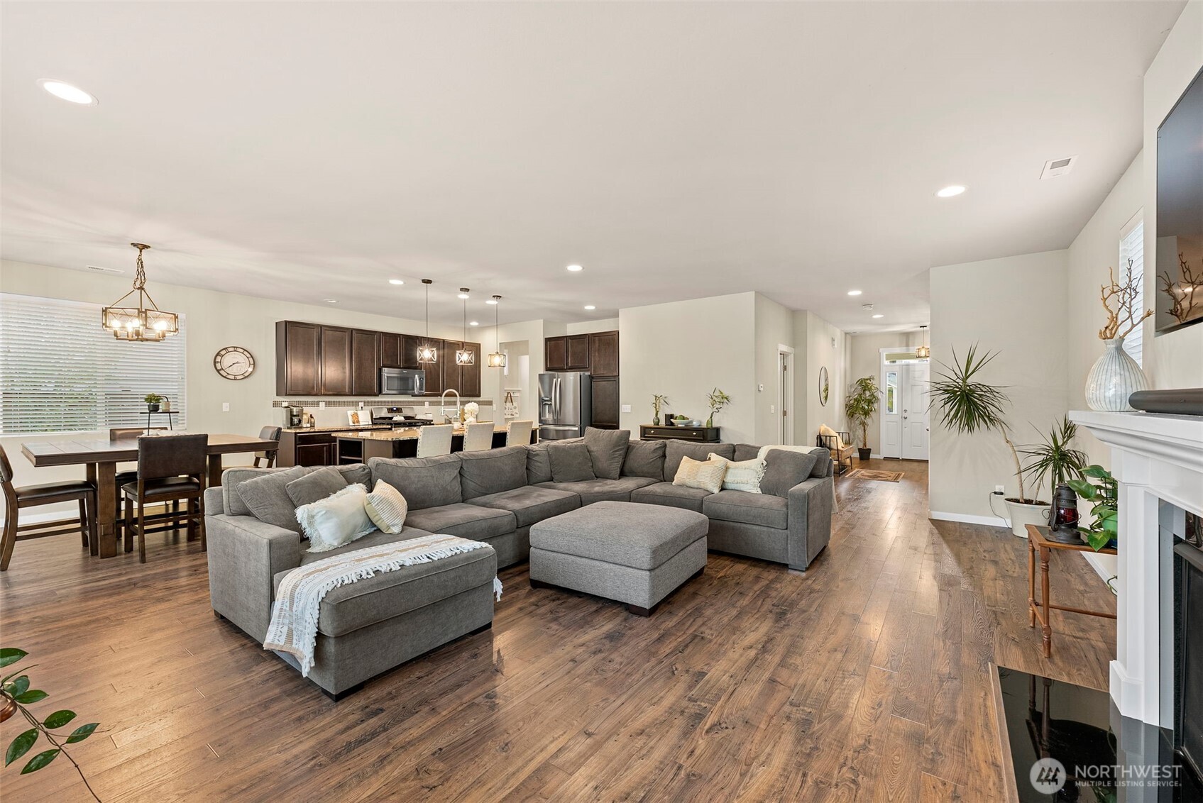 4178 Novak Drive Property Photo 6