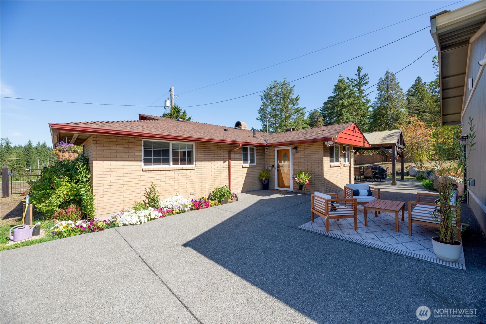 273702 Hwy 101 Property Photo 3